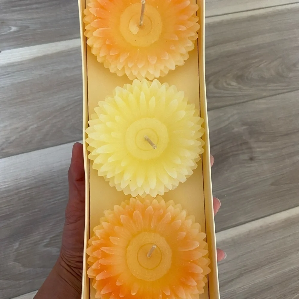 Pier 1 Imports Gerbera Daisy Floating Candles Made in USA